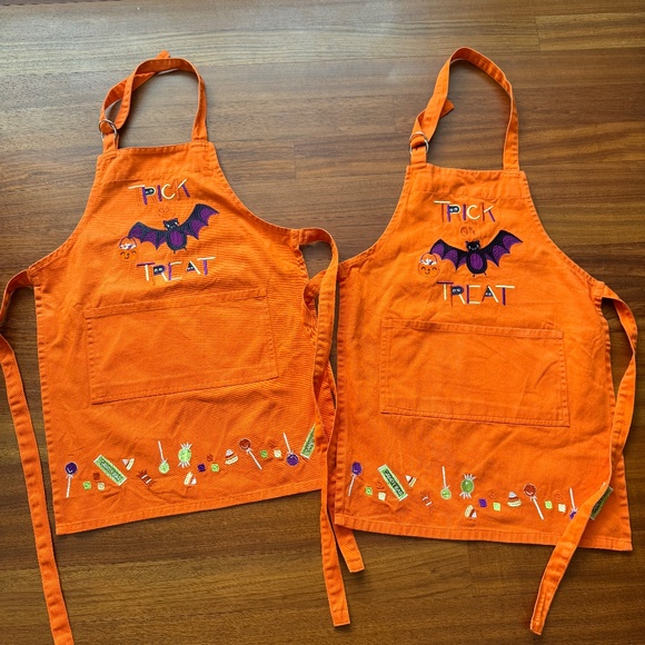 Sur La Table - Set of 2 - Kids Halloween Aprons - Picture 1 of 2